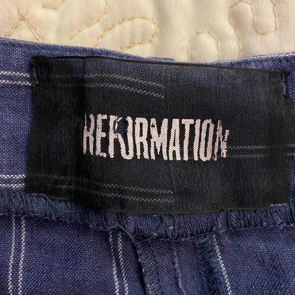 Navy blue and white striped reformation shorts - Picture 2 of 3